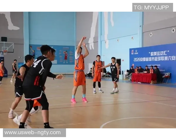 篮球气氛浓厚赛场激情四溢让我们一起感受这项运动的魅力与团结