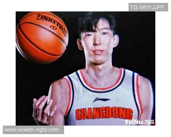 男篮球衣的选择与搭配技巧助你成为球场上的时尚风向标 男篮球衣的选择与搭配技巧助你成为球场上的时尚风向标